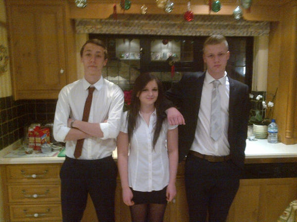 luceebinns's tweet image. It&apos;s painful being this small #midgit