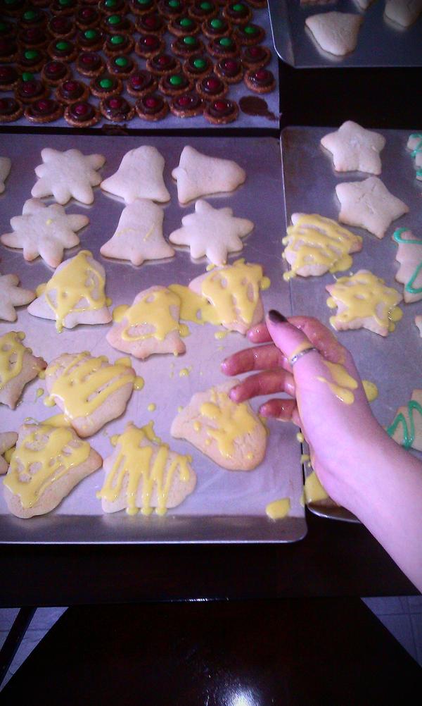 coutts_alyssa's tweet image. When I try to use a bag to put iceing on cookies..
#messimade #looksdirty