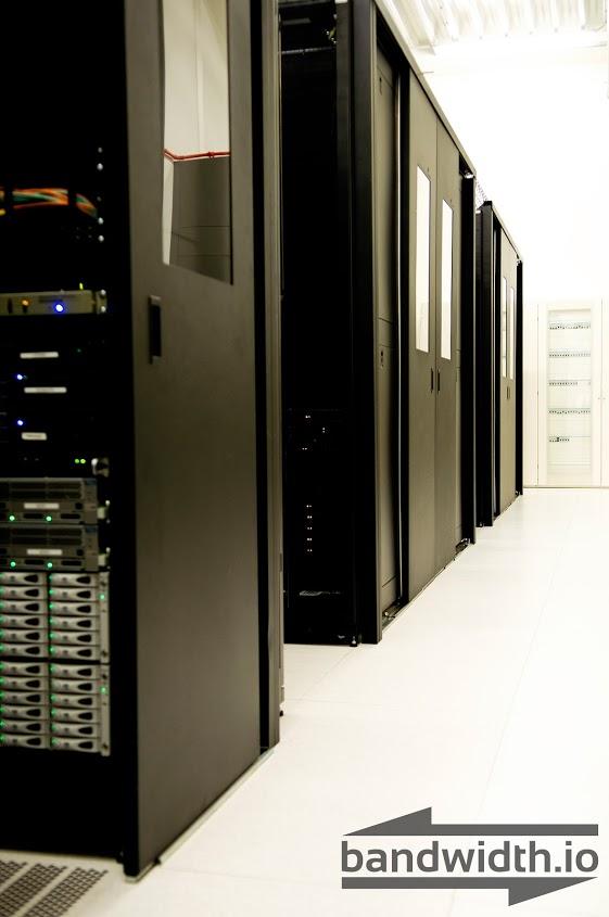 bandwidthio's tweet image. Here are some of our racks in the @interxion AMS5 datacenter. We use hot/cold isle separation to reduce energy usage.