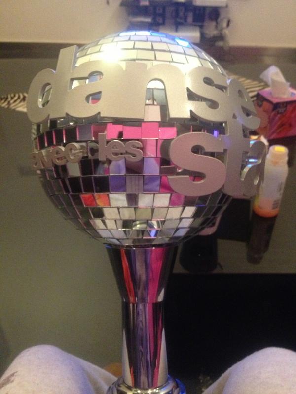 amel_bent's tweet image. Il est pour vous... Je vous aime 💕💕💕 #DALSnoel