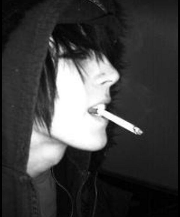 Devilivedd's tweet image. Meh smoking