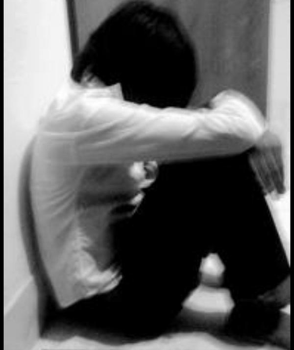 Devilivedd's tweet image. Meh hiding