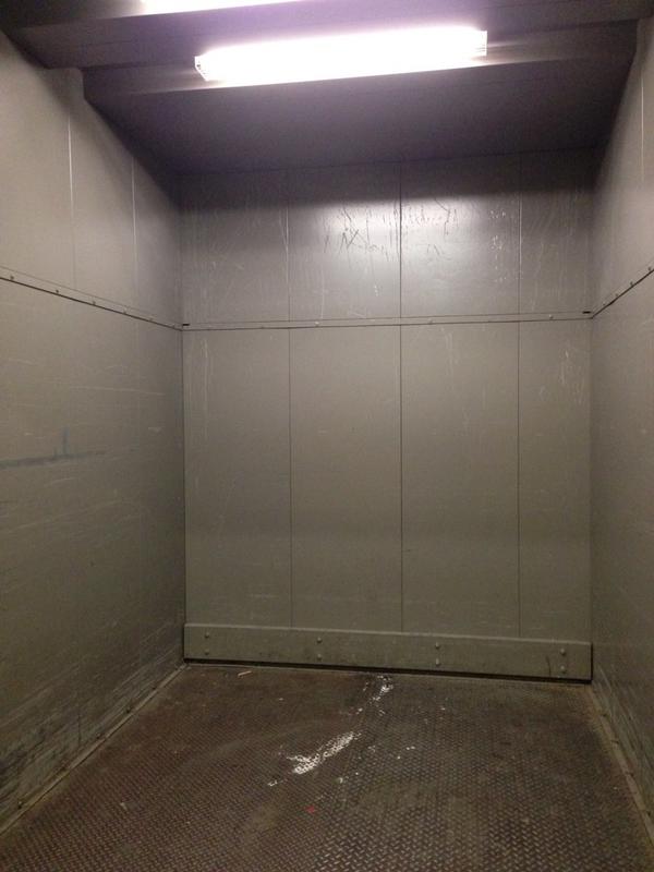 watty_20's tweet image. No way out. This is how horror stories begin... And then end. #freightelevator #deathbyrideaucentre