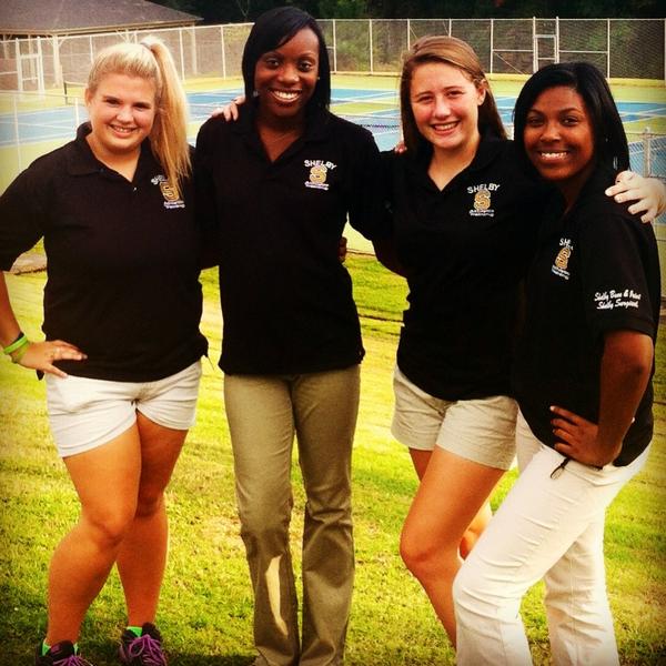 I miss this.💔🏈
#trainerprobs #mygirls #loveyall #footballnights 
@__LikeABosss @Tyana_Renea @ejmitchell8