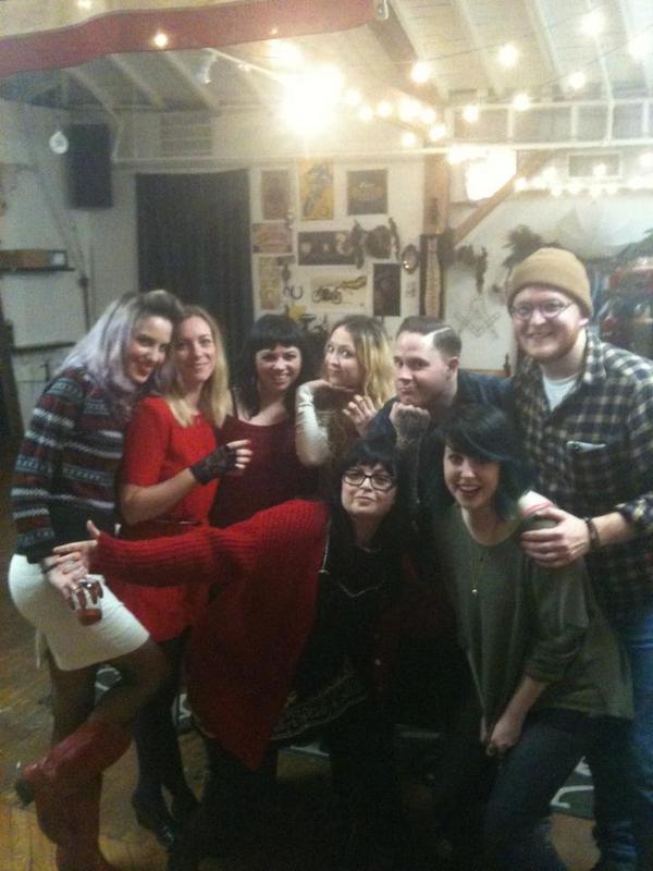 TheErinBelle's tweet photo. Best team evarrr http://t.co/VbALg5RK