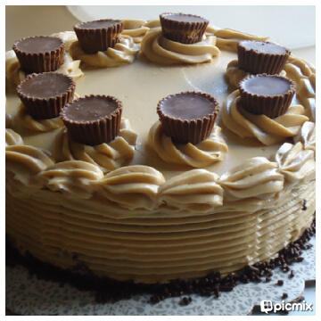 .. Merry Reese Christmas =) done... #PeanutButterCake
