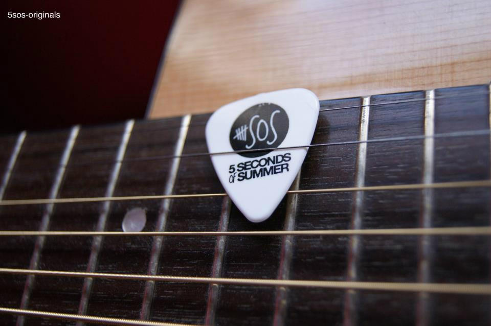 5sos guitar picks deals