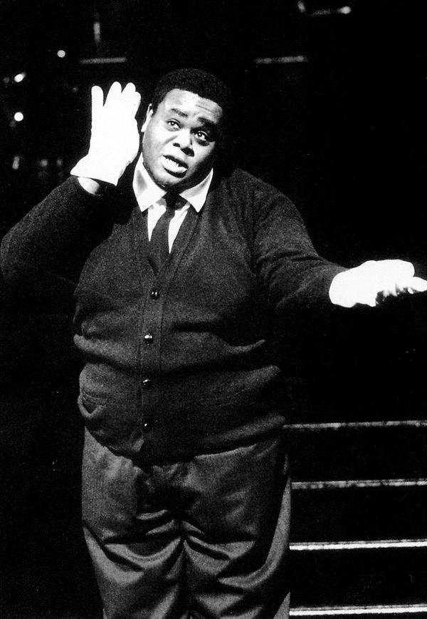 chicagolondon's tweet photo. Clive Rowe on Amos Hart: "he's a bit of a schmuck, but on the other hand he's very gentle, very loving". Who agrees? http://t.co/m9mpPmoL