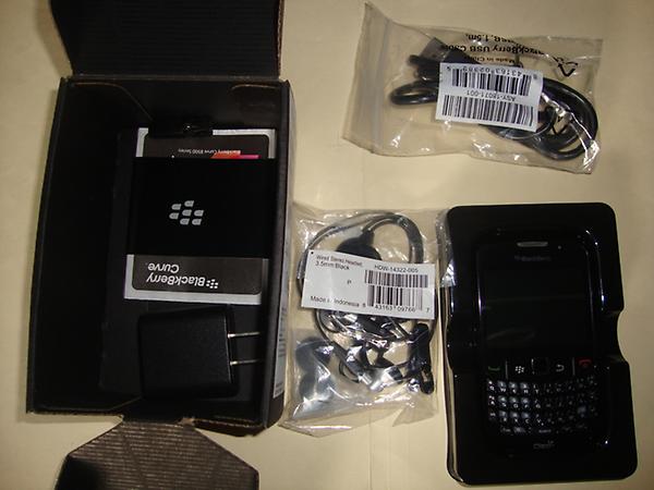 ventas_sv's tweet photo. Vendo Blackberry 8520 Nueva solo fue sacada para liberarla en 150 http://t.co/6WJWnl4k