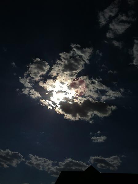 iambrandens's tweet image. Ok...these clouds have been covering up the sun for literally 30 minutes. #movealready !