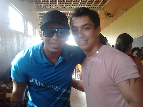 OYMPROVIZO's tweet photo. Alex Max o cara do Que q é isso http://t.co/keLTRtB7