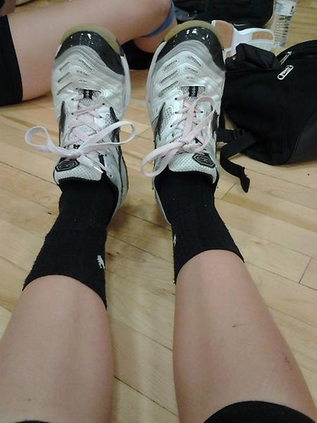 dary_williams's tweet image. probably not the best way to practice... #twoleftshoes