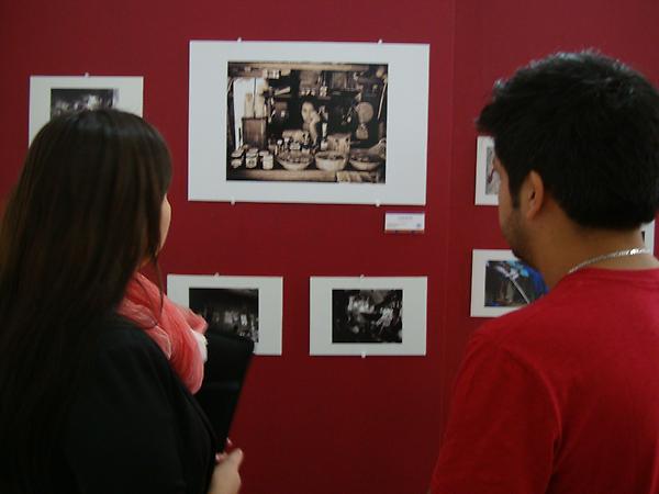 AQUI UNA FOTO DE LA EXPOSICION DE FOTOGRAFIA! EN EL QUESO DE ZACATENCO DENTRO DEL #3FORODEMULTICULTURALIDAD