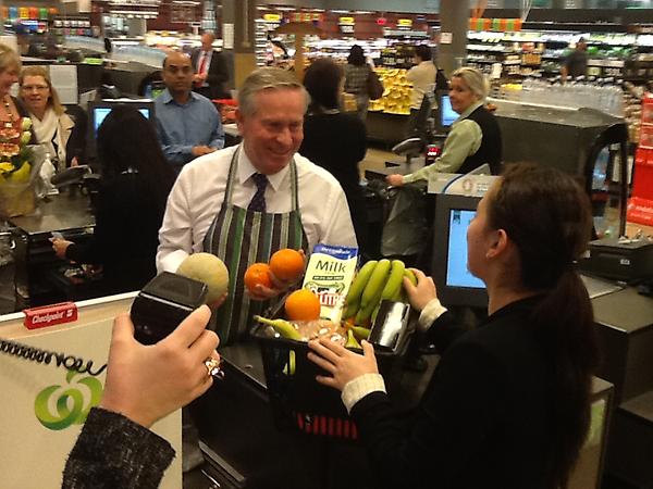 jgarea12's tweet photo. Inducting a new staff member at Woolies St George's Tce
Scan rate needs to improve Mr Barnett! http://t.co/ZWPndIpw