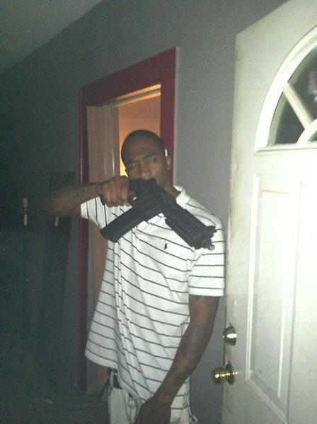 sackstr8's tweet photo. Who want it http://t.co/KUujvtJx