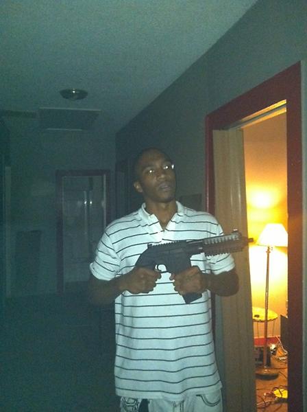 sackstr8's tweet photo. Hit em with tha kel tech, leave his chest wet. http://t.co/nnFrdMyj