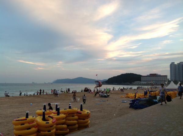 winjjang's tweet photo. 고향모임.... 
부산 해운대에서 하다...
해운대 대박.. ㅋㅋㅋ
눈요기는 좋네... http://t.co/SIqCA6kf