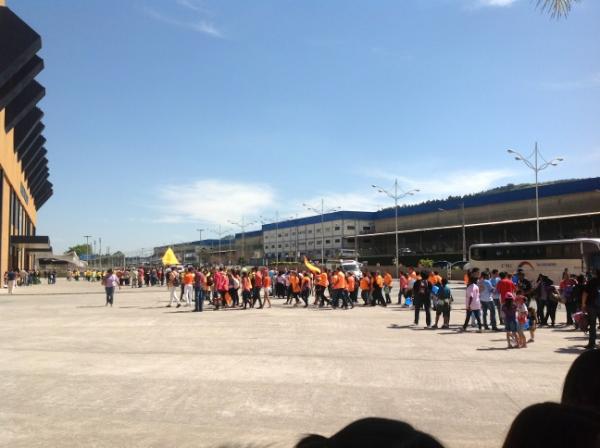 Prdanieldml's tweet image. Multidões chegando para congresso da visão celular em SP