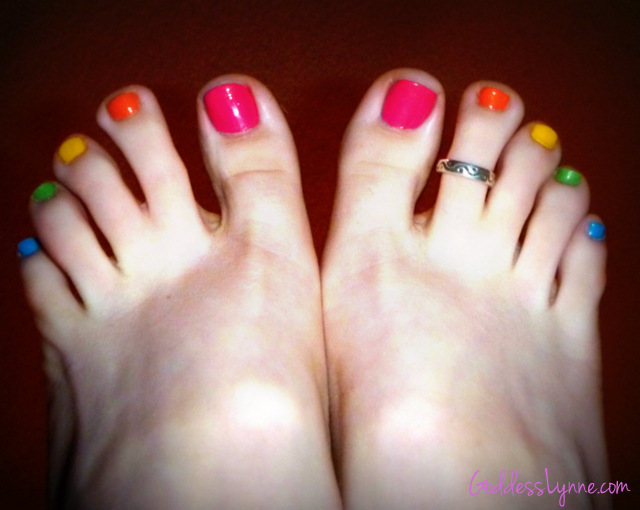 &hearts; this nail polish! &amp; each #toe smells different! Cherry, Orange, Banana, Lime, &amp; Fruit Punch! #footfetish<a href="/tag/toe"class="tags">#toe</a><a href="/tag/footfetish"class="tags"><span>#footfetish</span></a>
