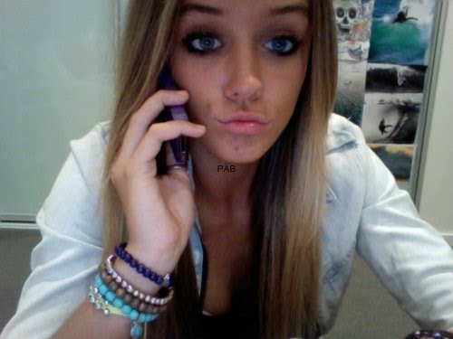linzards's tweet photo. aaaaaaaaaaaaaaaaain cam com minha linda ><
te amo aninha http://t.co/Nb4D0ejP