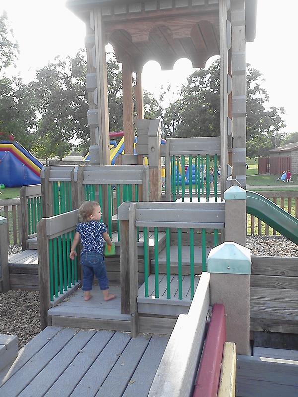 ShastaBlvd's tweet photo. My daughter is loving the playground. http://t.co/sDXx8Srl