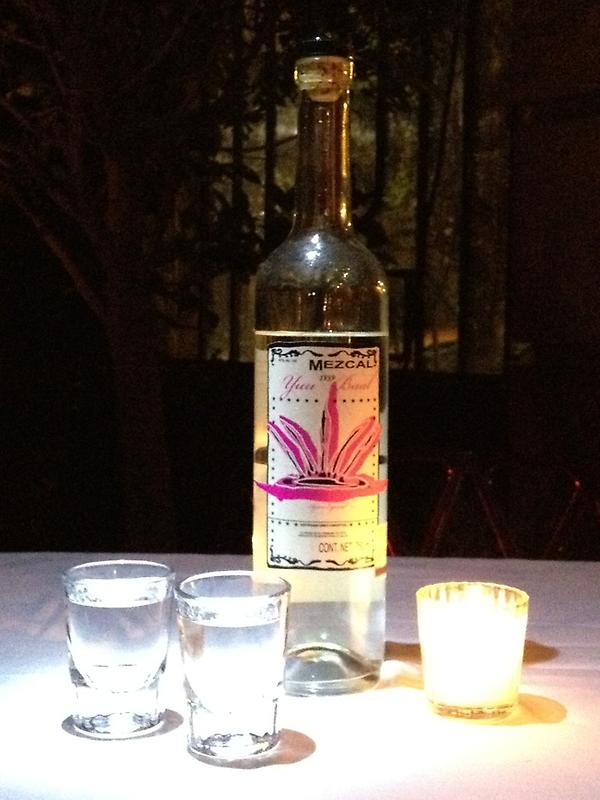 LABODEGACONDESA's tweet photo. Aquí 2x1 en todos los mezcales !! @mezcalyuubaal para empezar la noche ... http://t.co/mUAAsDe8