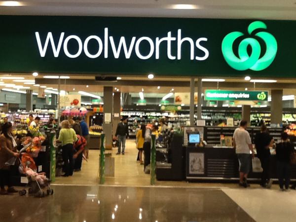 jgarea12's tweet photo. St George's Tce Sunday trade, store in great shape for our customers, well done to the team. http://t.co/p1GENGq1