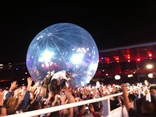Ka_Fakri's tweet photo. Jaguariúna!!! Bolha.. http://t.co/yRBzZX9G