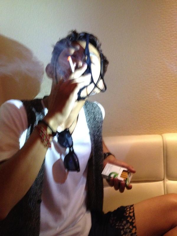 TT_OR_UU's tweet photo. 友達ガチャで当たったTバック被る！w http://t.co/d2wFq5V6