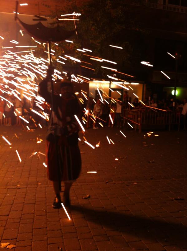 marrabassa's tweet photo. Em cautiva la cultura catalana.. Foc al resó de timbals i flaviols #festamajorcardedeu http://t.co/spU0jzoW
