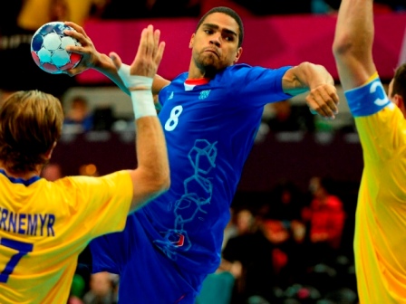 RMCsport's tweet photo. Handball : la France est championne olympique !!!!!!! http://t.co/BiLsVjTk #RMCsport #RMCJO #JO2012 http://t.co/dYxUKcLR