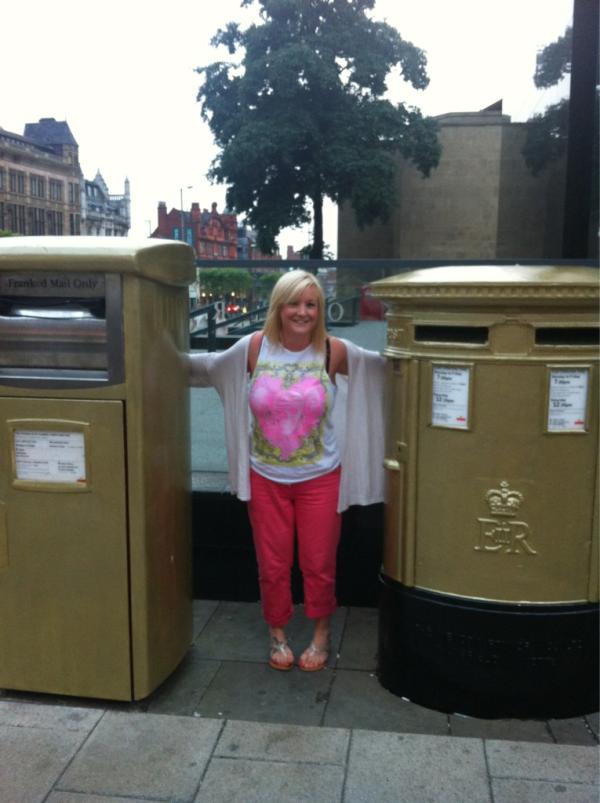 emmaeliz87's tweet image. Thanks to Nicola and #teamgb for this prime photo opp ;) Leeds city centre gold post boxes! #london2012 #runforgold