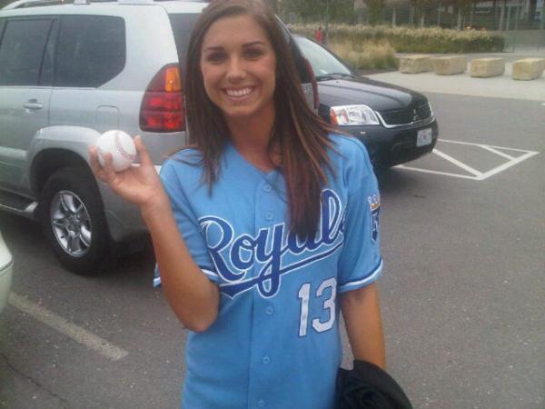 JerseyGemz's tweet photo. This #Gem is representing her favorite @MLB team. And she looks #Sexy doing it. http://t.co/gjUar9WP