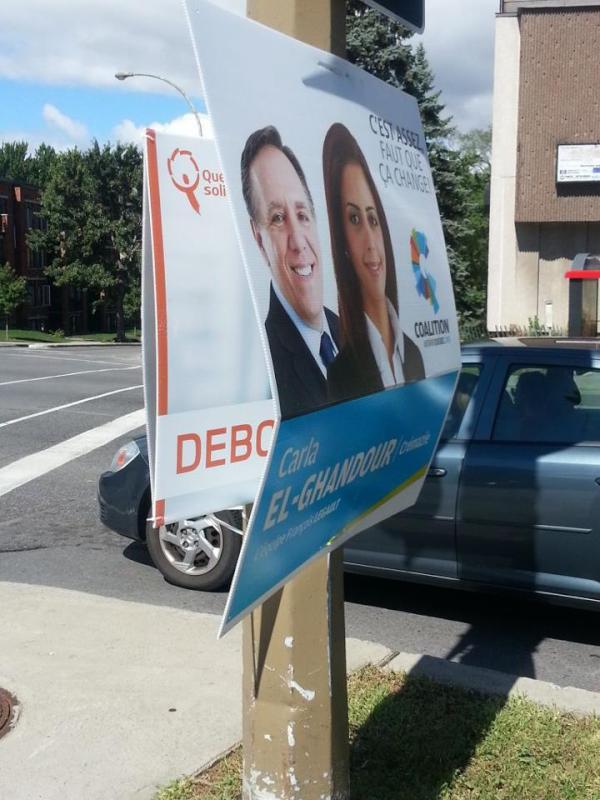 Ouach !!! RT <a href="/hotkimo/">Octavio Real</a> Quelle belle ligne de conduite ... Placer ses pancartes par-dessus celles d'autres partis #CAQ