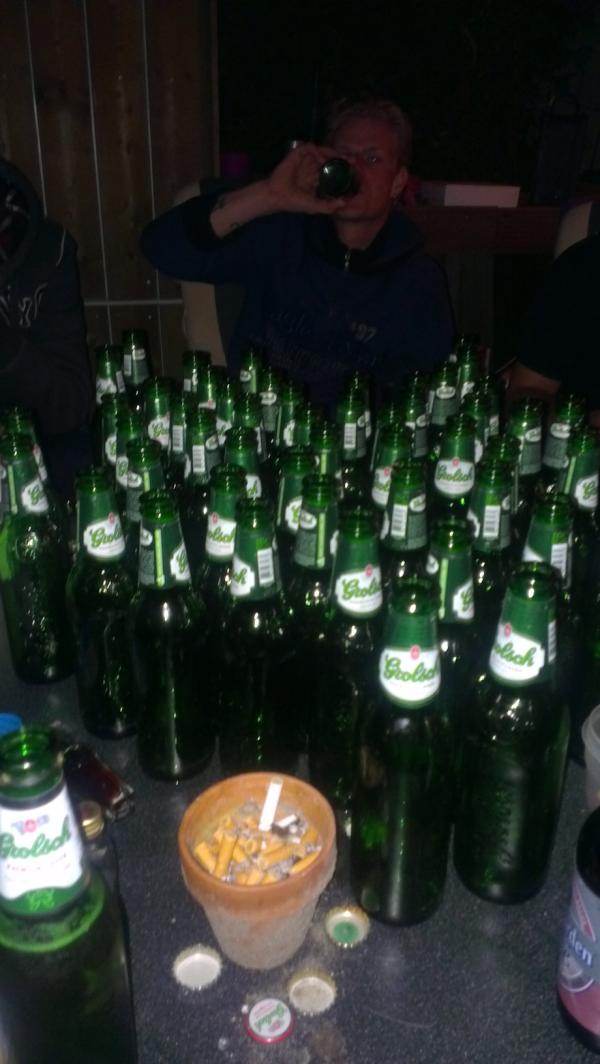geppie25's tweet photo. Eh biertje http://t.co/y0kjS0UP