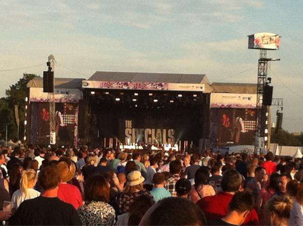 andrewmunt's tweet photo. Hyde Park on a summer's eve 12.08.12 #sadtheolympicsareover http://t.co/pWNd2P7Y