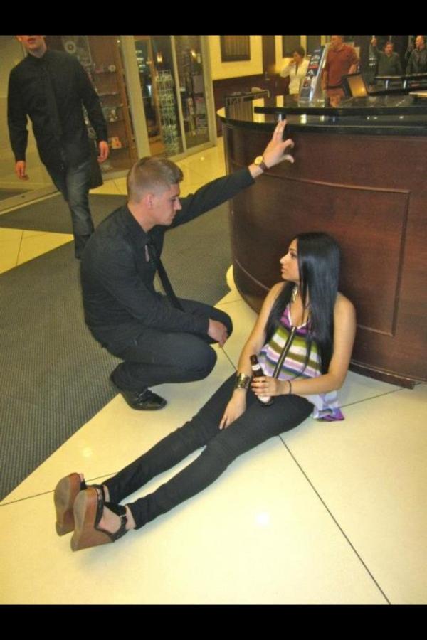 buzzinghard's tweet photo. Legs for days, ouf http://t.co/9VAylpqW