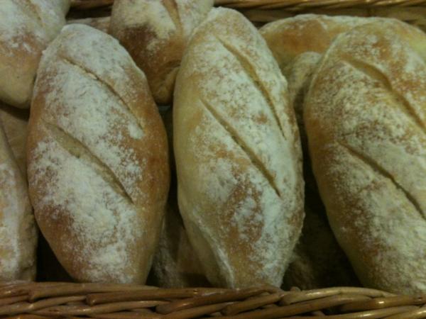 togocupcafe's tweet photo. Nossa fornada de ontem foi um sucesso! Amanhã tem mais pão fresquinho para o seu café da manhã. http://t.co/mBDLHQNJ
