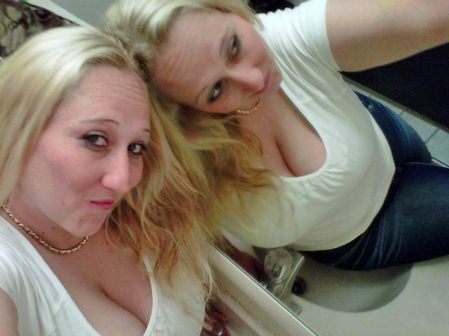 KyssMyTits’s pics and videos