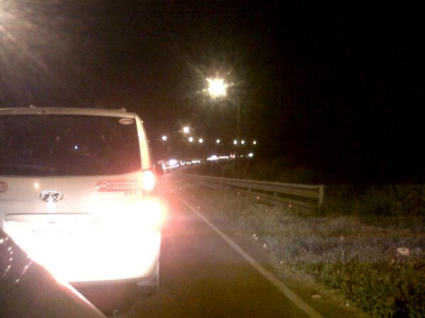 Grace_1809's tweet photo. Estancados en la Vía Santo Domingo - Aloag... Tráfico tenaz !!! http://t.co/ZYGFePJd