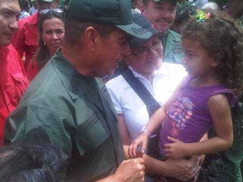 wobf7's tweet photo. Pueblo y Fuerza Armada junta por la Patria de Bolívar http://t.co/vlw4mmHK