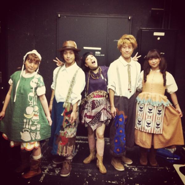 村瀬 夏夜 V Twitter 今回の舞台は北欧 だけど今回はわたしが大好きなアーミッシュの伝統衣装を用いて そこに 現代の北欧ぽいモチーフ をアップリケしてみました なので厳密に言うと実は北欧民族衣装的要素は入っていない Http T Co Lrjr8szw 村瀬 夏夜 V Twitter 今回の舞台は北欧 だけど今回はわたしが大好きなアーミッシュの伝統衣装を用いて そこに 現代の北欧ぽいモチーフ をアップリケしてみました なので厳密に言うと実は北欧民族衣装的要素は入っていない Http T Co Lrjr8szw