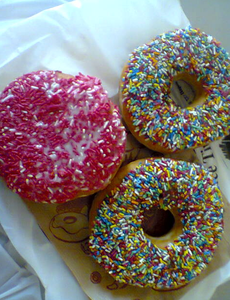 WeyoLopez's tweet photo. because donut is life 
@vicky_tg http://t.co/0pEVpfkX