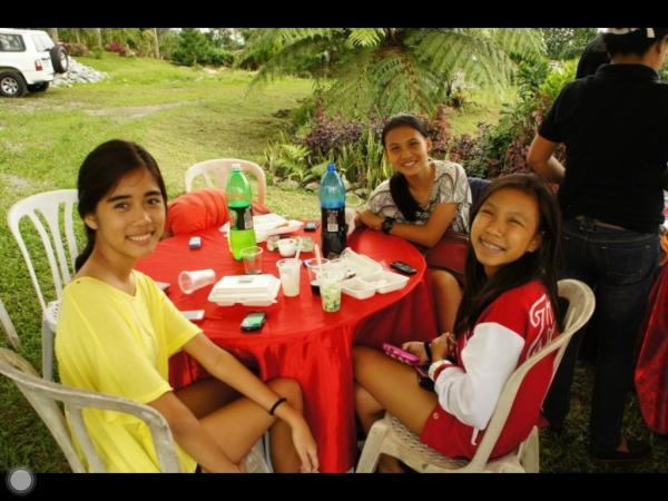 campuestohan's tweet photo. Barbeque Grill! :)) @guiamaine  @dianetagamolila http://t.co/dCIubx2I