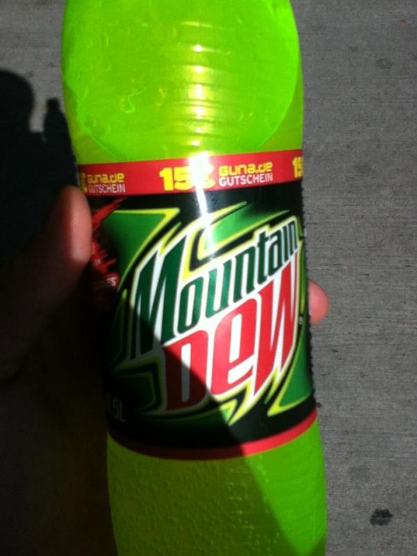 M2A2E's tweet photo. Its over a year ago but it still tastes the same #addictedtomw http://t.co/J2f8UVB2