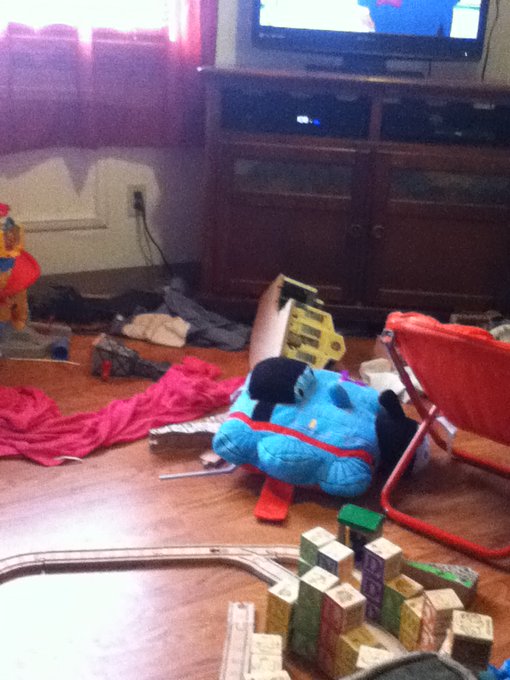 This is what the house looks like when I take a nap... http://t.co/08cQEqZc<a href="/tag/nachos"class="tags"><span>#nachos</span></a>