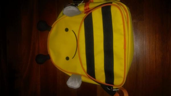 hashtagbowski's tweet image. #beebackpack courtesy of @jbrotz12