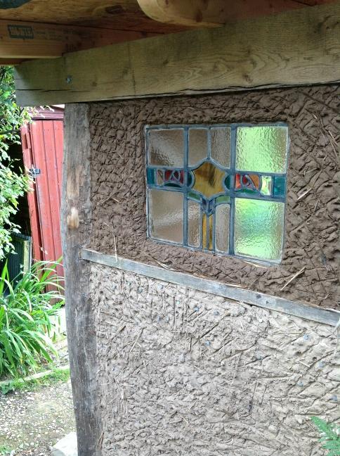 UnderhillCraig's tweet photo. Experienced cob builder. Looking for work in Cornwall http://t.co/D5KVtjGE