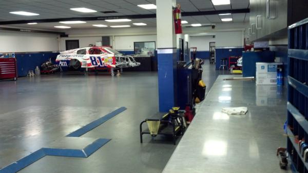 MMS81PR's tweet photo. Quiet day here at the shop with the @MajorityRacing No. 81 crew still in NY preparing for Montreal.  #majority #nascar http://t.co/MEy0FVpF