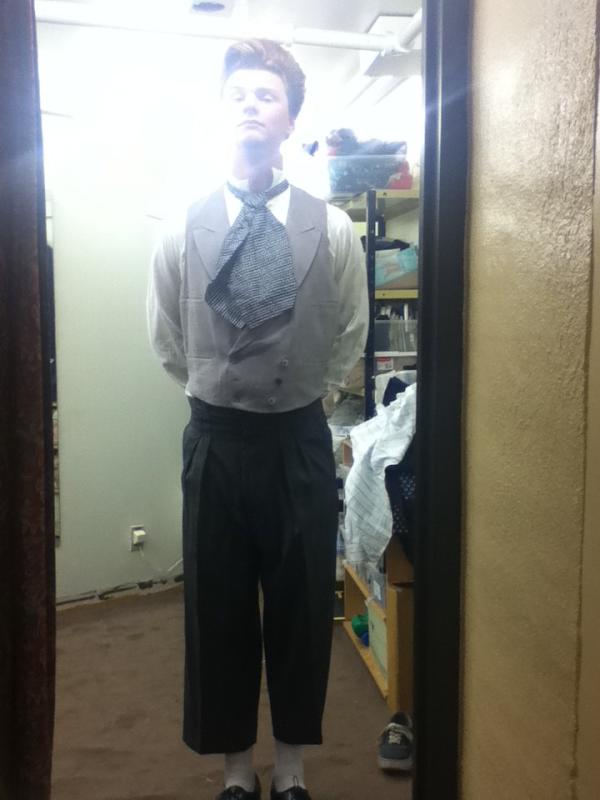 raualexism's tweet image. Freddie's pants were a little short  #myfurkitty #GrandHSP #wardrobeproblems